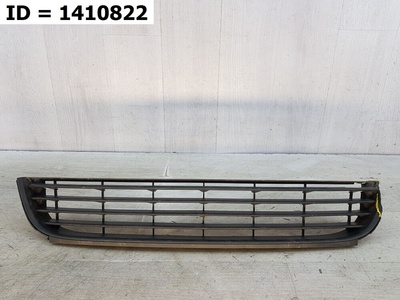 5M0853677D9B9 Решетка переднего бампера Volkswagen Golf 5M0853677D 9B9