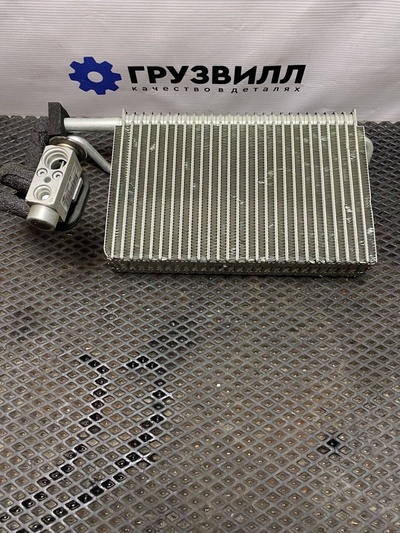 7009072 радиатор кондиционера DAF XF105