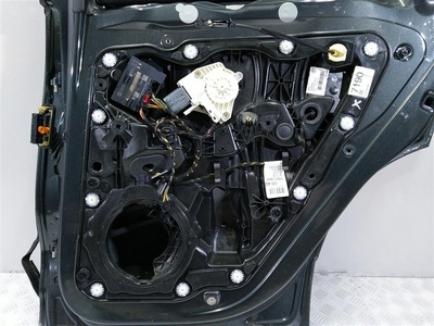 7P6839756A Стеклоподъемник задний правый Volkswagen Touareg 2012