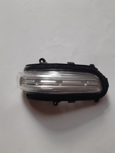 Поворотник зеркала toyota avensis t25 правая
