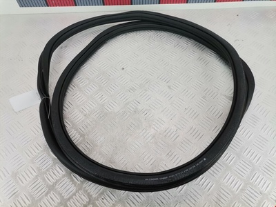 5E0867365 Уплотнитель двери Skoda Octavia 5E (2013-2021) 2015 ,5E9867367E