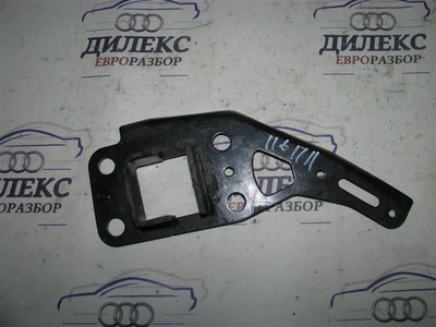 4F0805499B кронштейн усилителя переднего бампера Audi A6 (C6 4F) 2004-2011 2010