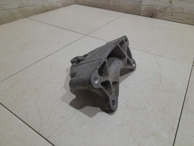 7L6399649E Кронштейн АКПП Volkswagen Touareg I рестайлинг (2006—2010) 2007 , 7L6399649B