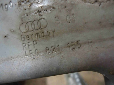4F0821135B Кронштейн крепления крыла переднего левого Audi A6 2010