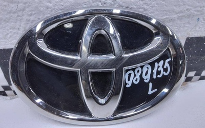 7531006120 Эмблема решетки радиатора Toyota Camry V70 Restail