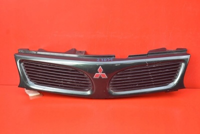 MB944763 решетка радиатора mitsubishi carisma 1998 год
