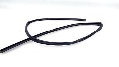 6814133130 Уплотнитель стекла двери Toyota Camry 70 2021