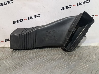 8D0129617D воздухозаборник Audi A6 Allroad C5 2001