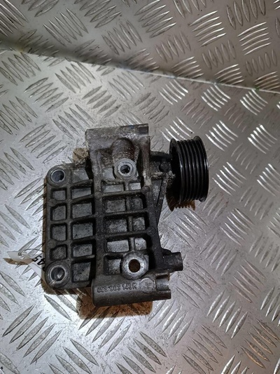 059903143K Кронштейн Audi A4 B7 2004-2008 2005