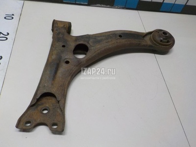 4806813010 Рычаг передний правый Toyota CorollaVerso (2001 - 2004)