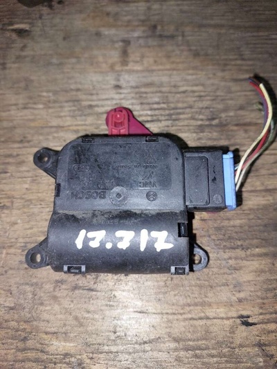 0132801301 Моторчик заслонки печки Audi A4 B6 (S4,RS4) 2003