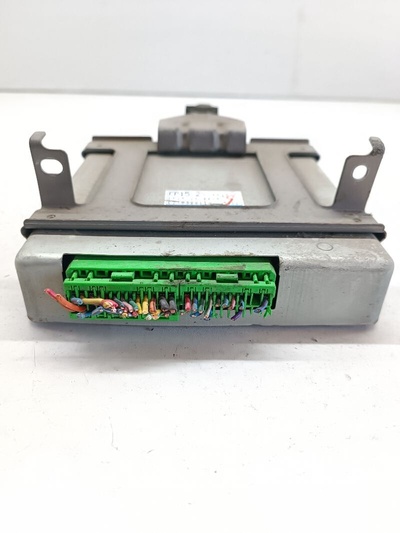 FP1518881A Блок управления двигателем Mazda 626 1995