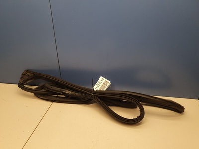 BHN973760C Уплотнитель двери задней левой Mazda 3 BM 2013-2018
