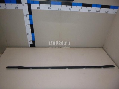 7352021000 Накладка стекла заднего правого Ssang Yong Rodius (2005 - 2013)