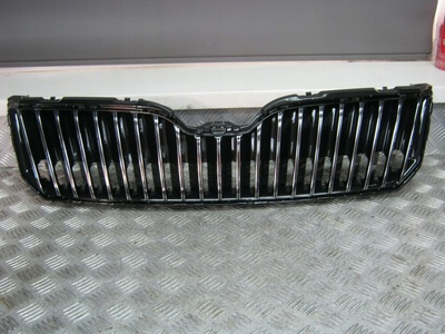 3T0853668B решетка радиатора skoda superb ii рестайлинг