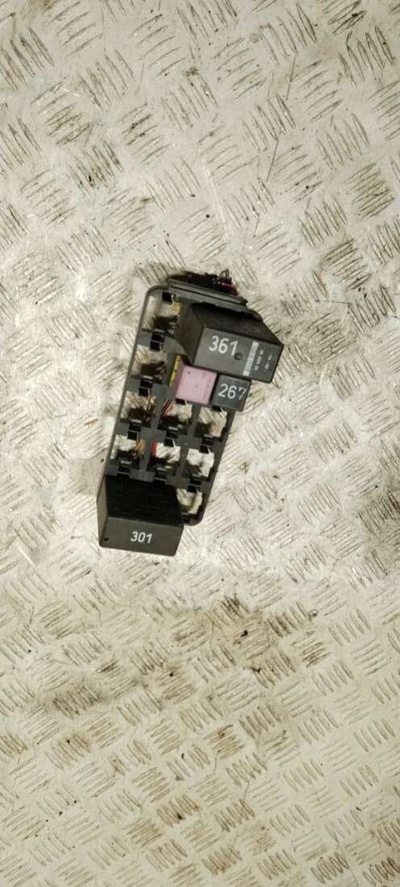 4D0937503 Блок реле Audi A8 D2 (S8) 1997