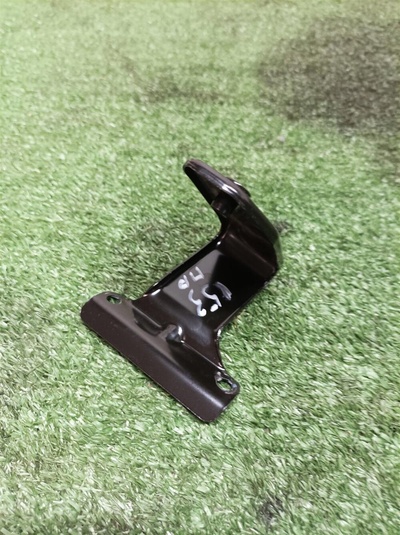 4L0817664A кронштейн (сопут. товар) Audi Q7 2005>