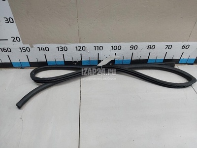 6233205070B0 Уплотнитель (внутри) Toyota Avensis II (2003 - 2008)