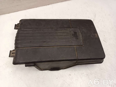 1K0915443C Крышка аккумулятора Volkswagen Jetta 5 2008