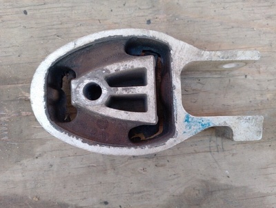 6G916P082AD Опора КПП Volvo S60 II 2012