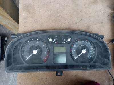 8200291330 renault лагуна спидометр