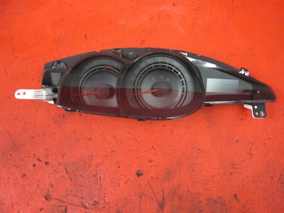 838000F520 toyota verso r2 09 - 1.6 d4d спидометр часы eu