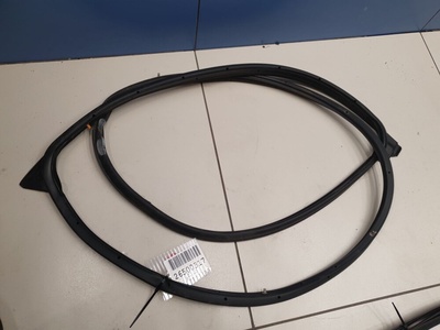 BHN973760C Уплотнитель двери задней левой Mazda 3 BM 2013-2018