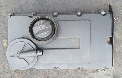 03G103469N крышка клапонов 2.0 tdi bkd
