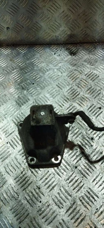 4B0199306B Кронштейн двигателя Audi A6 C5 (S6,RS6) 1999