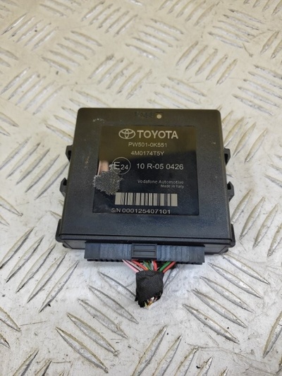 4M0174T5 Блок управления парктрониками Toyota Hilux (2015-2021) 2020 , 10R050426, PW5010K551
