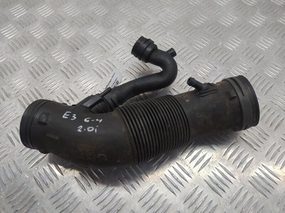 1J0129684G Патрубок воздушного фильтра Volkswagen Golf-4 1999