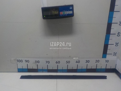 6817253020 Уплотнитель (внутри) Toyota IS 250/350 (2005 - 2013)