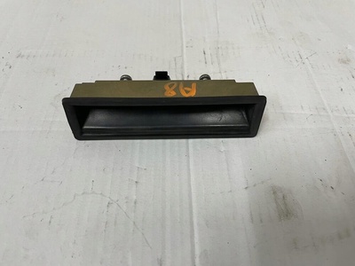 4E0827565A audi a8 d3 микровыключатель ручка крышки багажника задняя