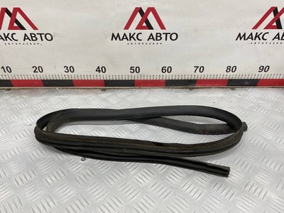 6233352010B0 уплотнительная резинка двери Toyota Vitz SCP10 2001 (1999-2005) , <strong>-Б/У Детали сняты с АВТОМОБИЛЯ</strong>