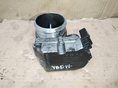 4E0145950H Заслонка дроссельная Audi A4 B8 2011