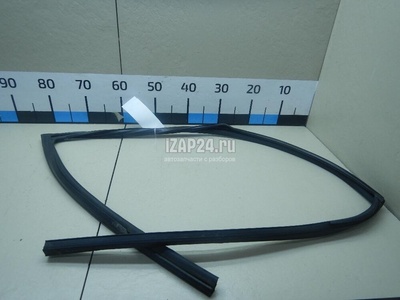 803304EA0A Уплотнитель стекла двери Nissan Qashqai (J11) 2014