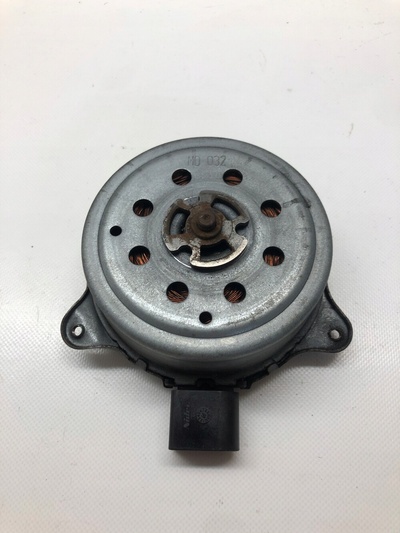 M160982A10111406F блок вентилятора m160982 a10111406f audi a6 c7