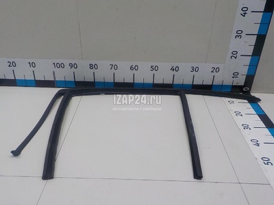 51357407405 Уплотнитель стекла двери BMW 3-serie G20/G21 2018