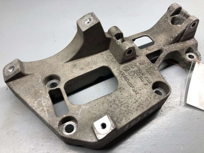 06F903143B Кронштейн компрессора кондиционера Audi A3 8P (S3,RS3) 2004