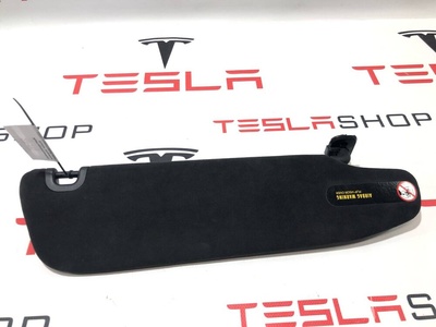 105061902A Козырек солнцезащитный левый Tesla Model S 2021 1050619-02-A