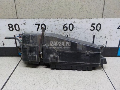 LC6266760B Блок предохранителей Mazda MPV II (LW) (1999 - 2006)