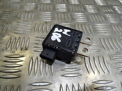 A0009827406 мерседес w206 модуль реле