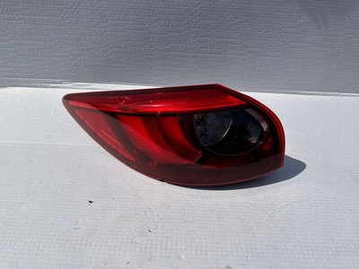 KA0G51160 cx - 5 i рестайлинг фара левая задняя повреждена