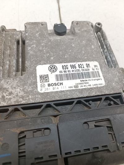 03G906021QM Блок управления двигателем Skoda Superb 2008