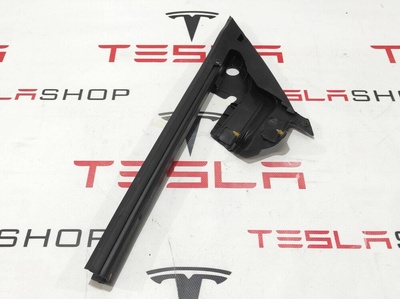 109050200G Уплотнитель Tesla Model 3 2020 1090502-00-G