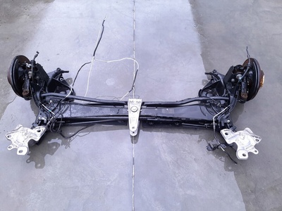 432152466R renault oe крепление балки