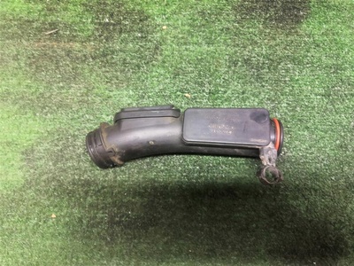 03C145674A воздуховод VW Jetta 2005-2011 2009