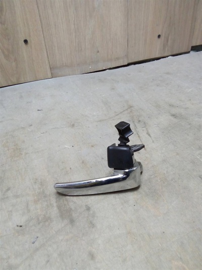 D46158330A02 Ручка двери внутренняя правая Mazda Mazda 3 (BK) 2002-2009 2008