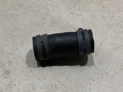 7L0815985 Шланг системы охлаждения Volkswagen Touareg (GP) I рестайлинг (2006–2010) 2008