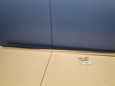 808205DA0A Накладка стекла передней правой двери Infiniti Q30 QX30 H15E 2015-